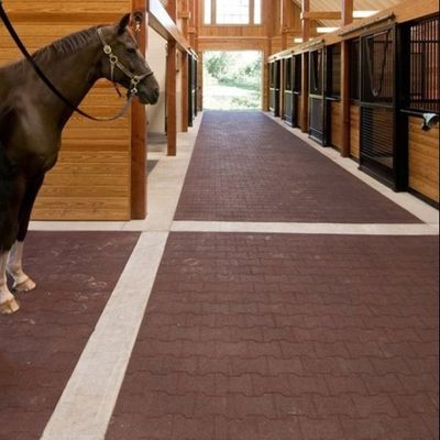 Καλή τιμή Μορφή κόκκαλων που ενδασφαλίζει τα λαστιχένια κεραμίδια πατωμάτων, μαύρο λαστιχένιο χαλί SBR on-line