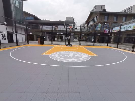 Καλή τιμή Χρωματιστά πλακάκια από πολυπροπυλένιο συμπολυμερές PP/TPV για πατώματα αθλητισμού on-line